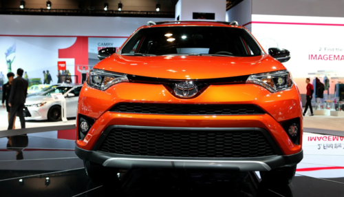 Тоёота компани АНУ-аас 1.8 сая RAV4 автомашинаа эргүүлэн татлаа